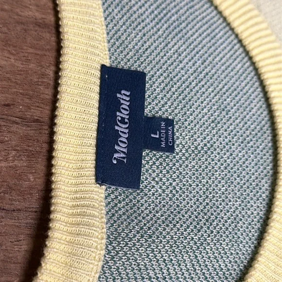 ModCloth EUC spring summer beach umbrella yellow green knit stretchy top blouse - Picture 4 of 6